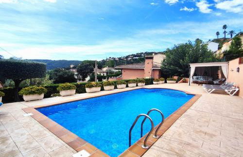 Preciosa villa con piscina - Foto 1