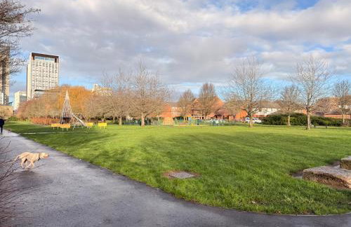 Tutu Suite - Stylish & Quiet City Centre 2 Bed Apartment I Free private Parking & Fast WiFi - Foto 22