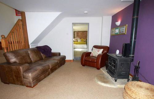 One Bedroom Character Cottage - Photo 9