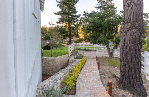 Romantic Carmel Cottage Ocean Country Views - Photo 8