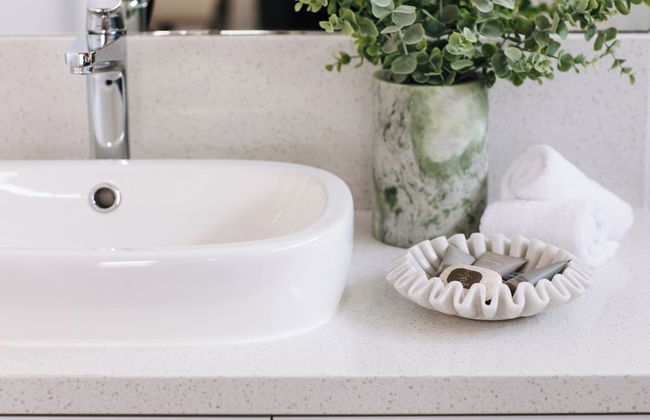 Mansi on Raymond - Photo 64