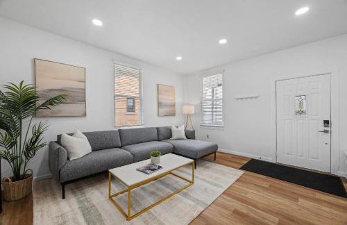 Pittsburgh Spacious and Modern Three Bedroom Apartment with Free Parking - Foto 2