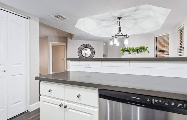 Beautiful Newly Remodeled 2-bdrm Biltmore Condo! - Foto 6