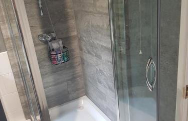 Beechcroft 2 bed part house - Photo 21