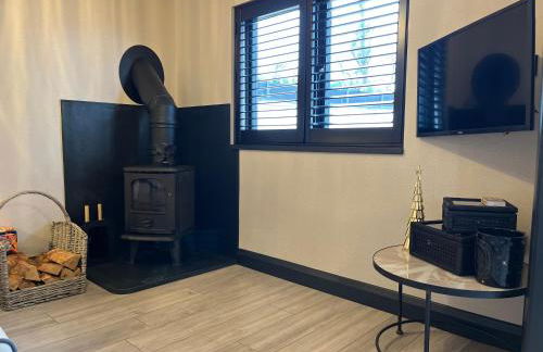 Caban Y Tan Ffawydd Luxury couples retreat with private Wood Fired Hot Tub - Foto 22