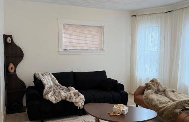 Modern 2BR Getaway Near Revere Beach - Foto 8