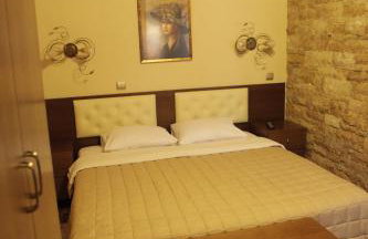 Xenonas Platia - Photo 32