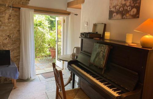 Beautiful Thatched Cottage with Piano - Foto 4