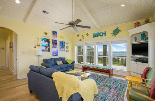 BEACHFRONT with DECK Hot Tub and View and Cargo Lift Sleeps 14 - Foto 23
