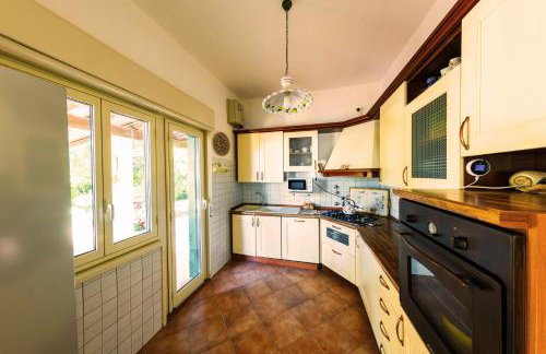 Sicily Authentic Cottage, Outdoor Hot Tub & Century-Old Olive Park, Donna Caterina House - Foto 6