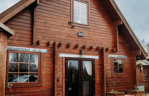 Finlodge- Pet-Friendly Scandinavian Cabin - Photo 68