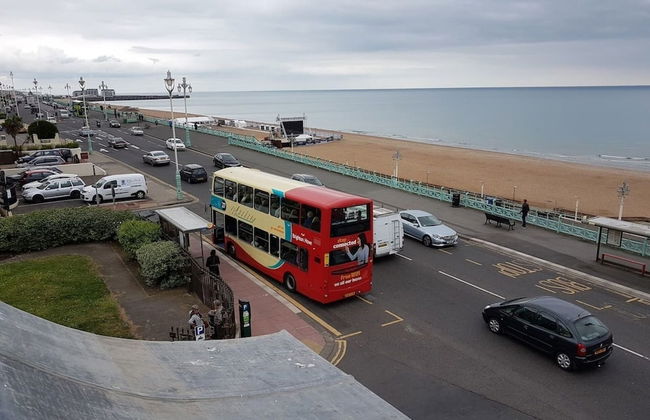 Direct Sea Views, Seafront Location & Free Parking - Foto 48