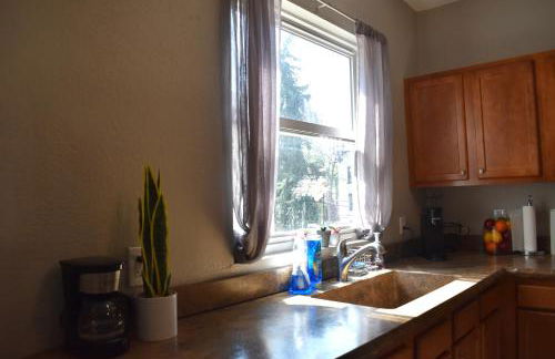 Urban Oasis 4BR Industrial Apartment - Foto 5