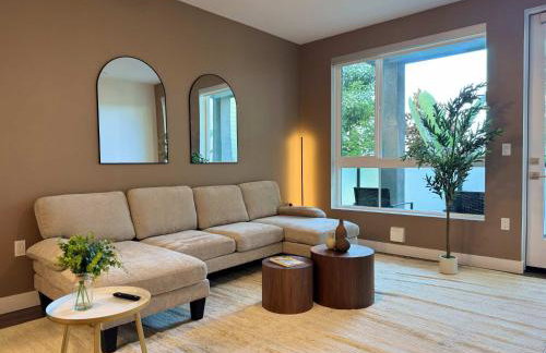 Modern Retreat 10 Min from Disneyland With Pool & Gym - Foto 1