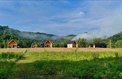 Three Suns Full Rental | 8 Cabins | Views | River - Foto 39