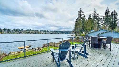 Lakefront Bremerton Vacation Rental with Deck! - Foto 2
