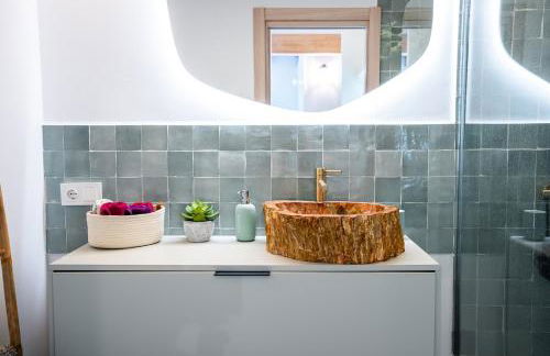 House in the Old Town of Marbella with Private Pool and Free Parking - Photo 12