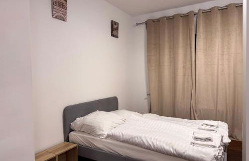 T&K Apartments - 8 Room Detached house - 6 min to Messe DUS - Private Parking - Foto 12