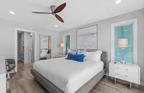 Seven Palms Waterfront- Private Dock, Heated Pool & Lanai -Walk to beach! by Maven Vacation Rentals - Foto 19