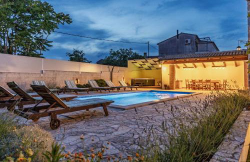 Villa Katja near Pula with whirlpool only 3 km from the beach - Foto 2