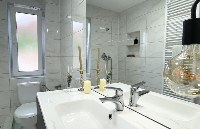 Impeccable 2-bed House in Albești - Foto 34