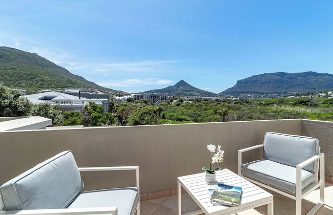 Beachfront Villa, Beach Club, Houtbay - Photo 16