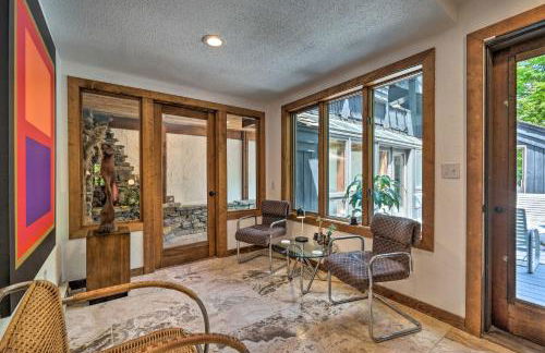 Luxe Plymouth Chalet with Indoor Pool and 3 Decks! - Foto 18