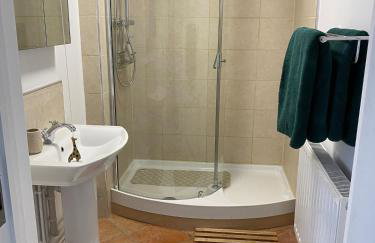 Entire flat 2 to 4 pers 1 bed 1 bath disabled access for limited disability - Foto 8