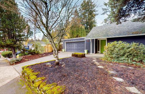 Mid-Century Marvel - Photo 25