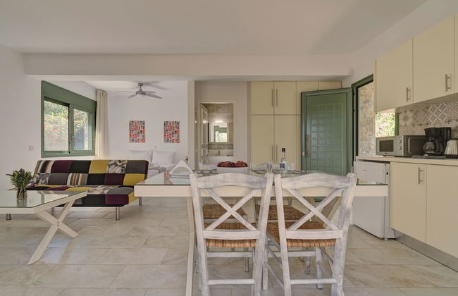 Ouzo Stone Studio - Photo 16