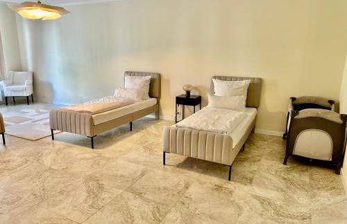 Sanierte 5 Zimmer Luxus Standard Apartment auf 350qm - Foto 20