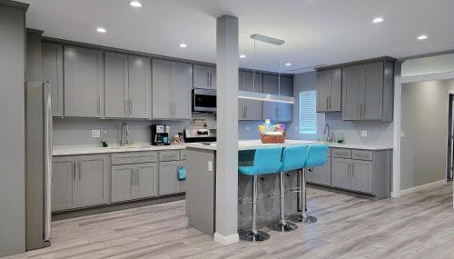 Spacious 3 bedroom unit with backyard and parking just 10 minutes from Rodeo Dr and attractions! - Foto 5, stove, dishwasher