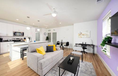 Exclusive 1BR Luxe Haven in Ideal Spot - Photo 18