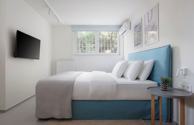 Athenian Riviera Coastal Charm Villa - Photo 9