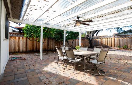 Grand Lux 4BR Prime Location & Serene Yard - Foto 12