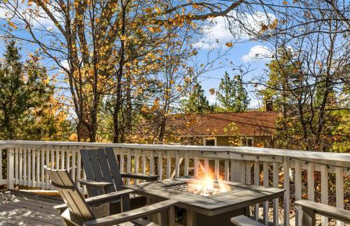 The Crown A-Frame Gated Central AC Lake Access - Foto 20