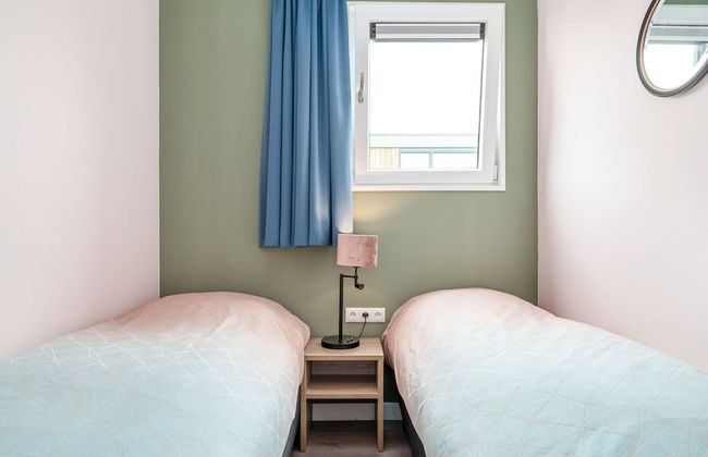 Modern Chalet With Dishwasher, in Friesland - Foto 2