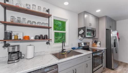 TB-13 Thunder Bay Resort Cabin 13 - Photo 2