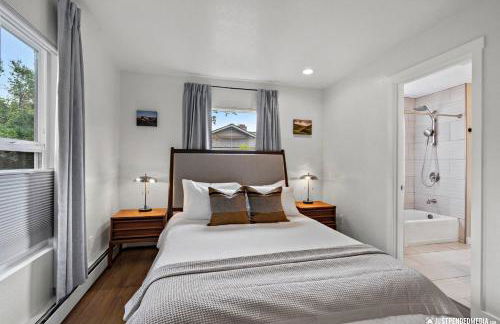 Downtown Retreat: Convenient Family Cottage - Foto 10