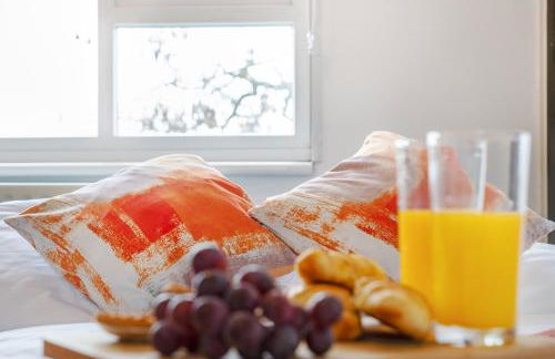 Centrally Located Apt with Parking - Foto 46