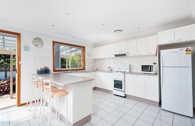 Little Rocky at Fingal Bay - Photo 8