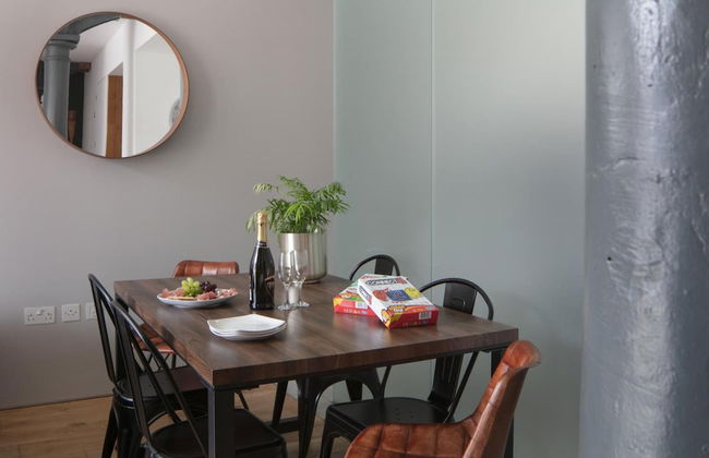 Two-bedroom Apartment at Royal William Yard - Photo 10