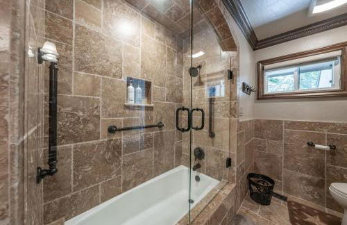 Lux Western Cabin Pool Table Ping Pong Vibes - Foto 46