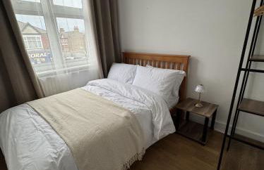 Ealing ,South Ealing, ,Richmond park ,Heathrow airport,Gunnesbury park,London - Foto 18