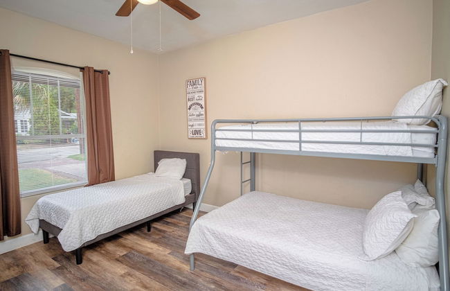 Large 3br/2ba Family Home W/patio Near Downtown! - Foto 4