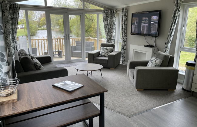 Beautiful and Tranquil Lakeside Lodge - Sleeps 5 - Foto 14