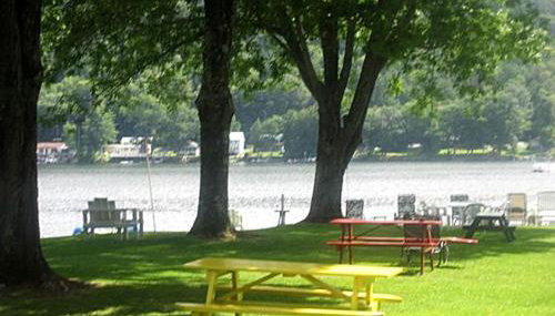 Inviting Camping Cabin for a Family Getaway in Wells, Vermont - Foto 5