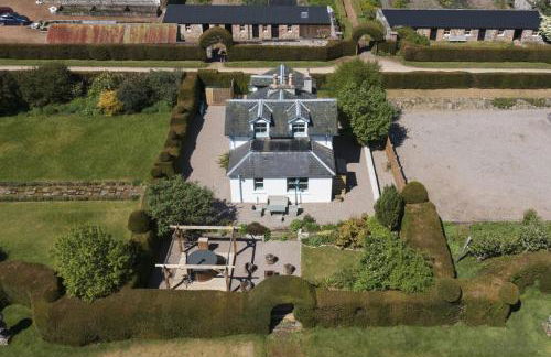 Garden Cottage - Photo 2