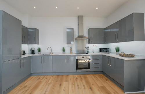 StarHost Residences - Spacious 2-bed Apartment in Newbury - Photo 16