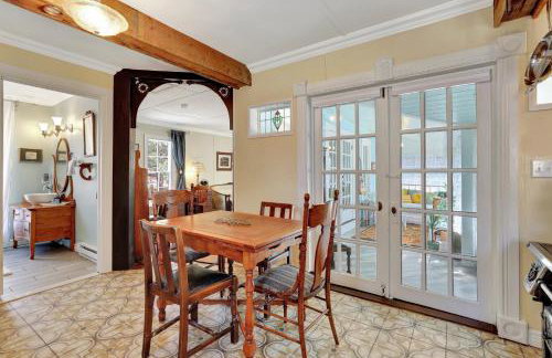 Timeless Pineview Cottage Hot Tub & Pet Friendly - Photo 22